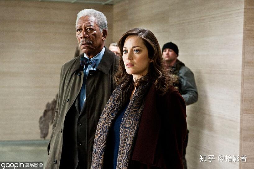 米兰达是一位聪颖的高智商女性,一位富有的慈善家,她是韦恩财团董事局