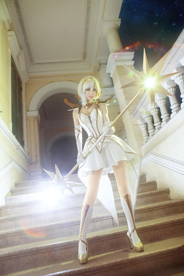 英雄联盟女神级cos已上线召唤师你选谁