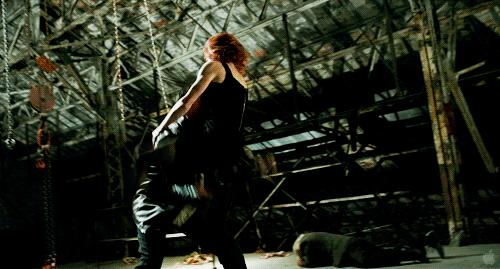 为了演好"黑寡妇"一场场行云流水的打戏,不爱运动的她特意进行了严酷