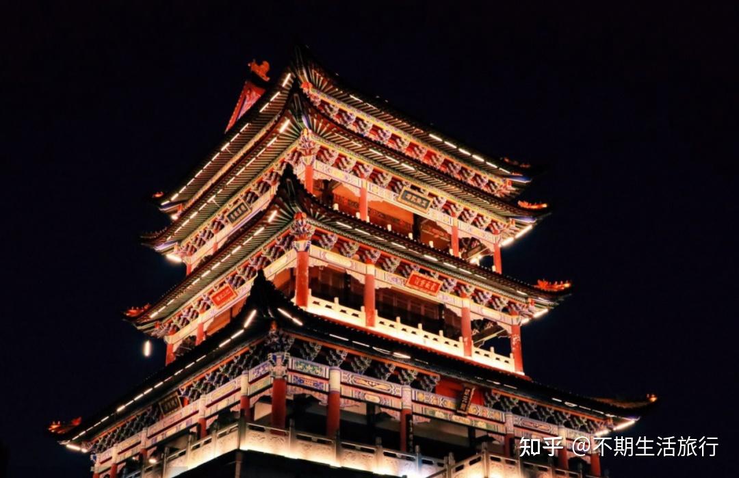 走进状元阁,仿佛踏进了历史的长河,时刻提醒着莘莘学