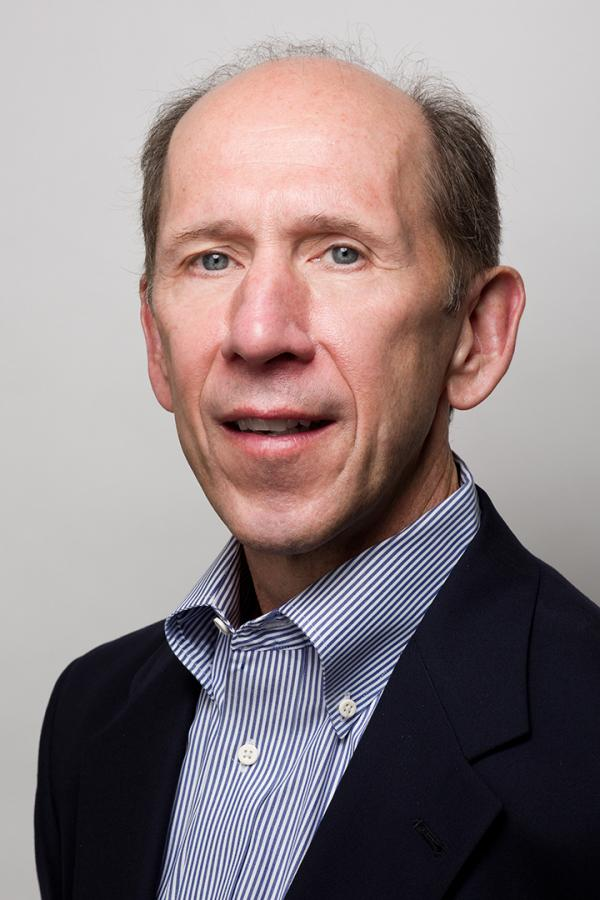 投资管理组合学中,三因子模型指法马-佛伦奇三因子模型(fama-frenc