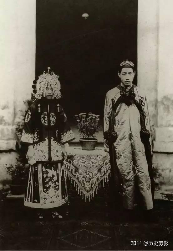 难得一见的晚清民国老照片展示了当时人们生活的细节