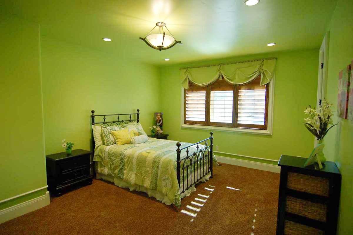 卧室浅绿色墙面效果图图片