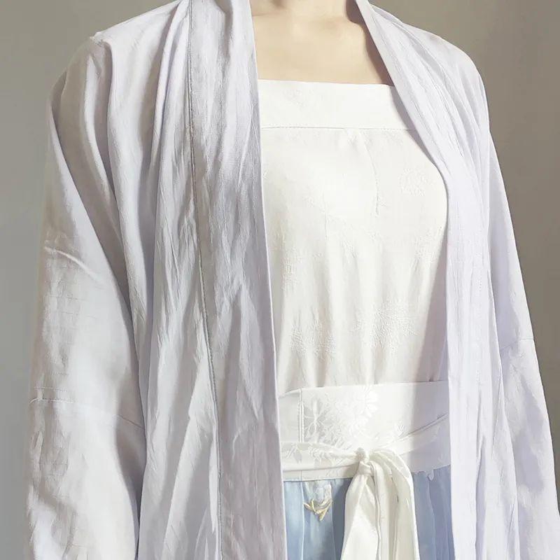 宋代女子贴身内衣为抹胸,肚兜,明代则改为主腰.