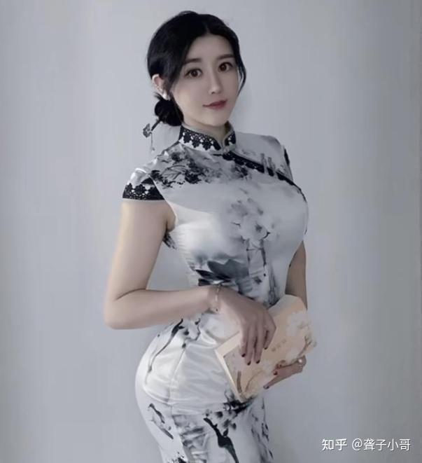 95年健身女神刘太阳,身材凹凸有致惹人羡,被称为"中国卡戴珊"