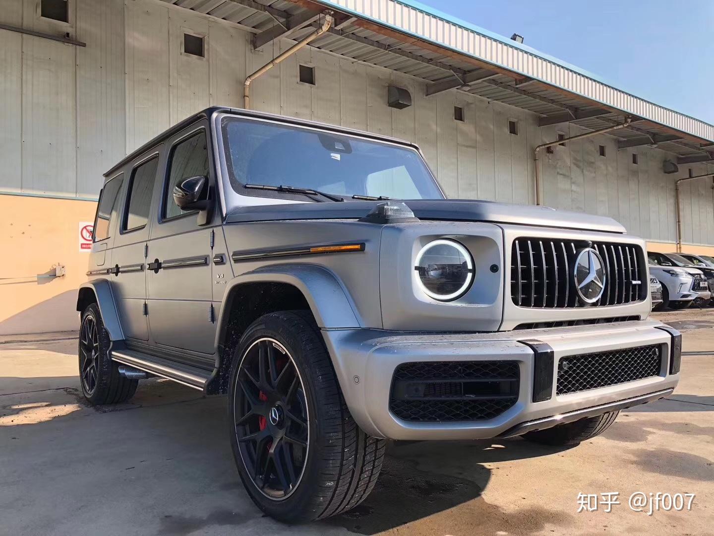 奔驰g63磨砂灰黑