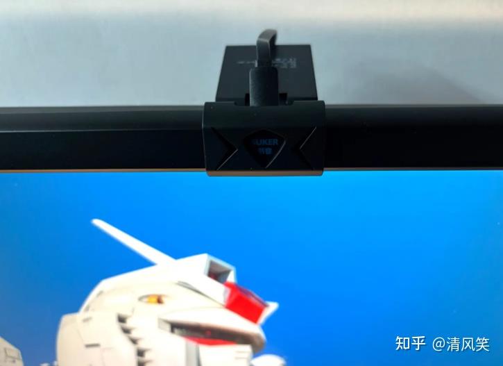 屏幕挂灯太难选?299元的书客SKR2闭眼入:性能全面又有性价比。