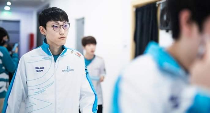 loldwg冠军上单nuguri人物志磨砺出锋的宝剑