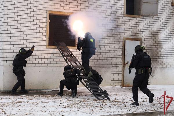 俄联邦国民警卫队的双刃—OMOH与СОБР - 知乎