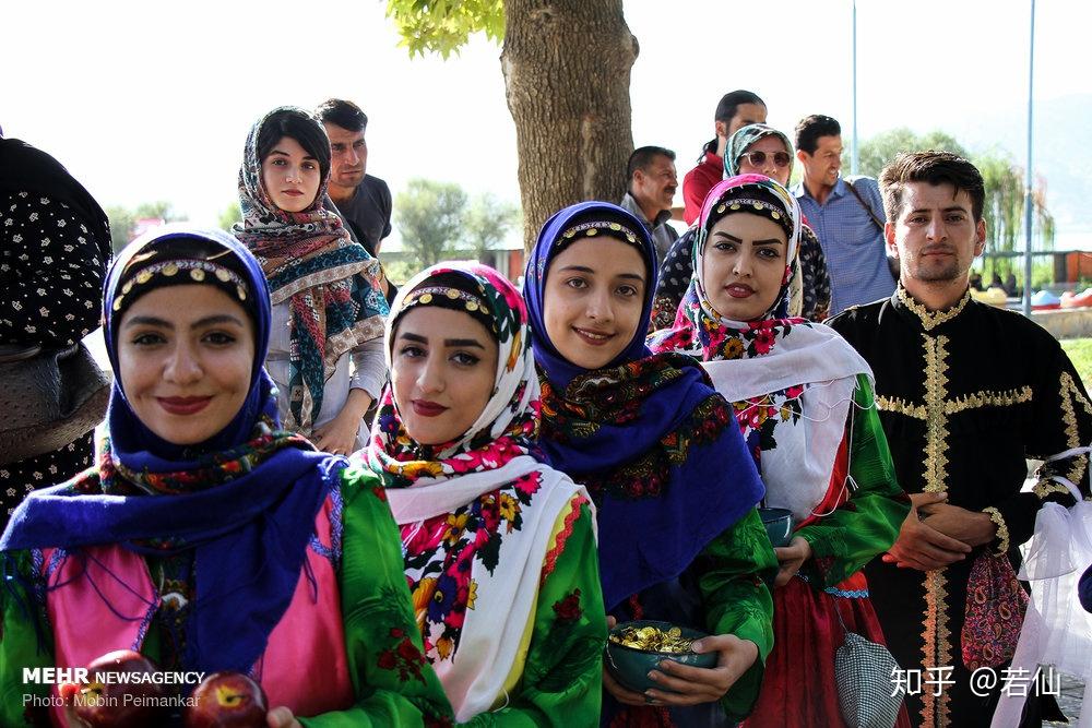伊朗八大民族图片