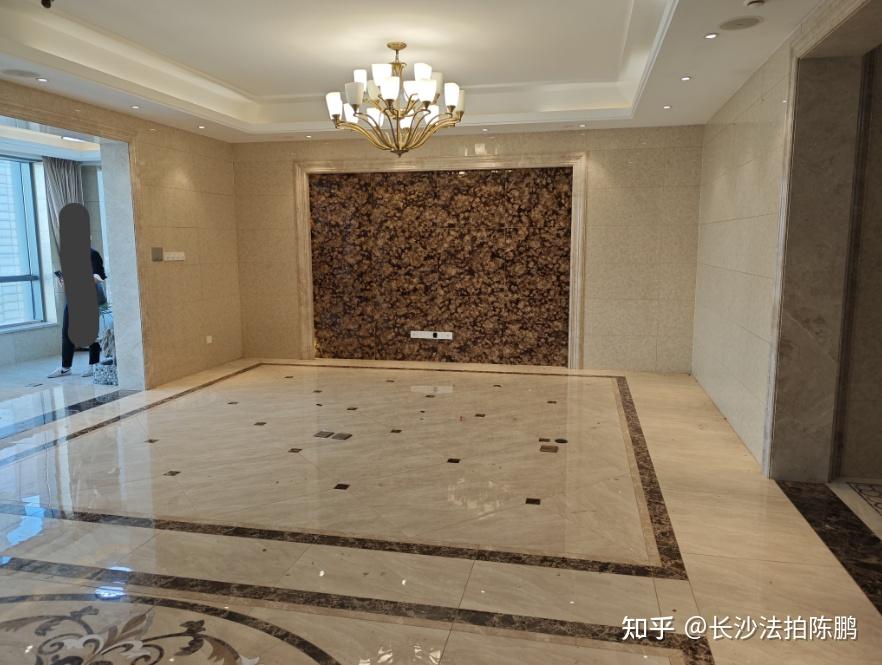 二手房600万、法拍仅370万，长沙一线江景大平层豪宅！ - 知乎