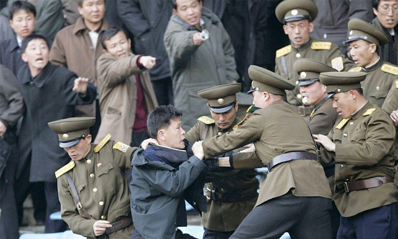 朝鲜人民警察图片