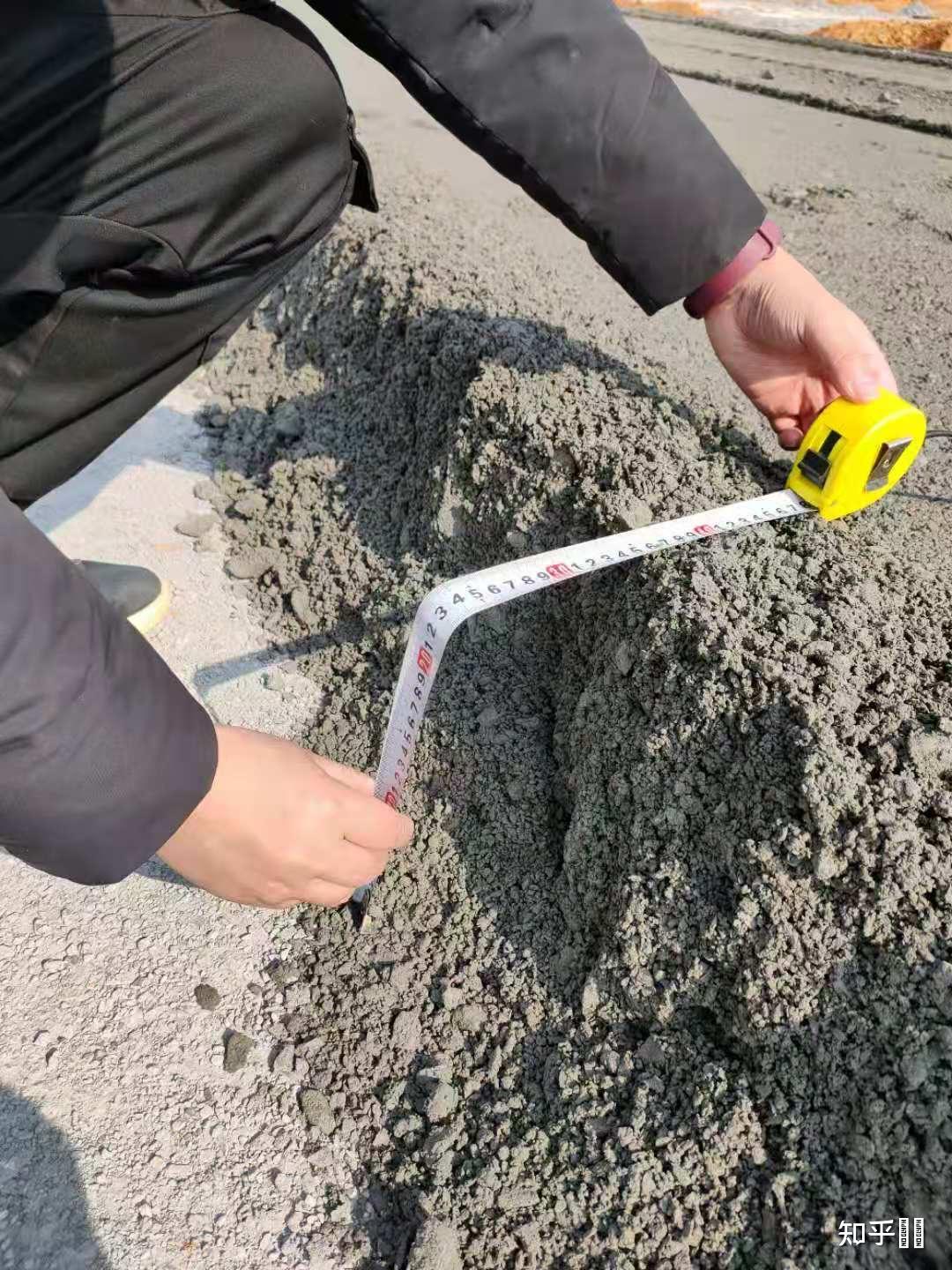 市政工程的道路级配碎石厚度是怎么检测的?