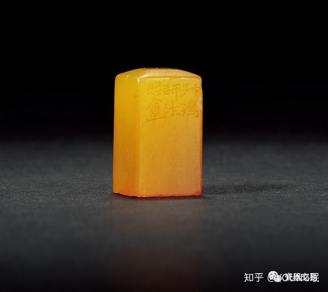 □大成美術□乾隆年製款 琺瑯彩描金双面開窗十二生肖図僧帽紫砂