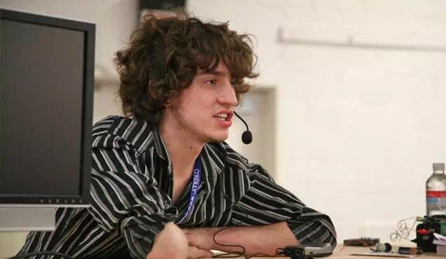 人物篇乔治霍兹17岁挑战乔布斯26岁叫板特斯拉