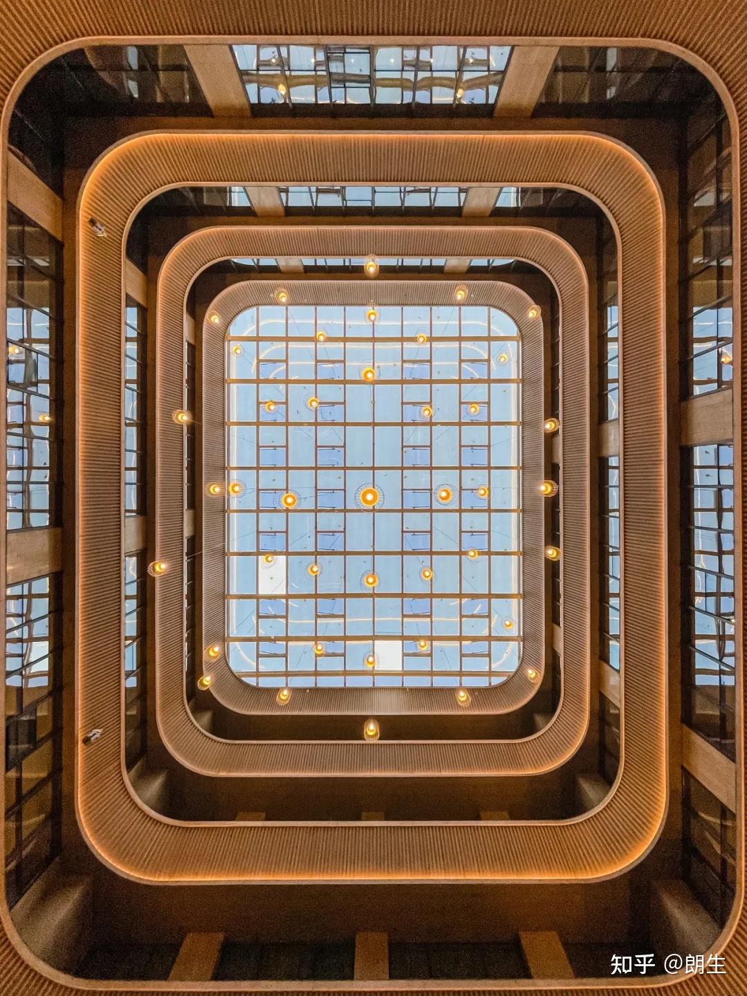 朗生酒店空间案例山东兰园酒店在园林生态里沐浴暖阳漫步云端