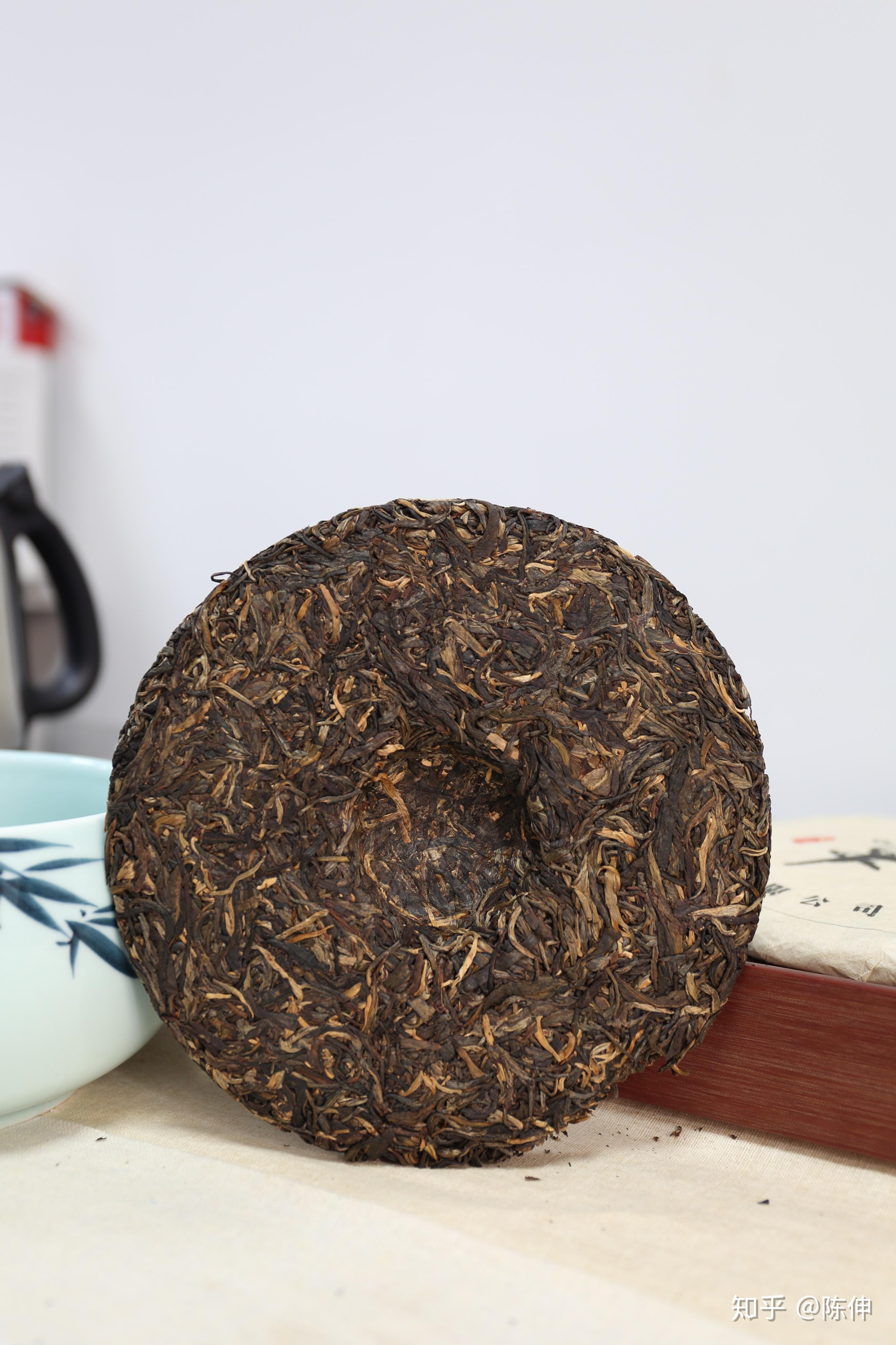 澜沧古茶2013年班章青饼