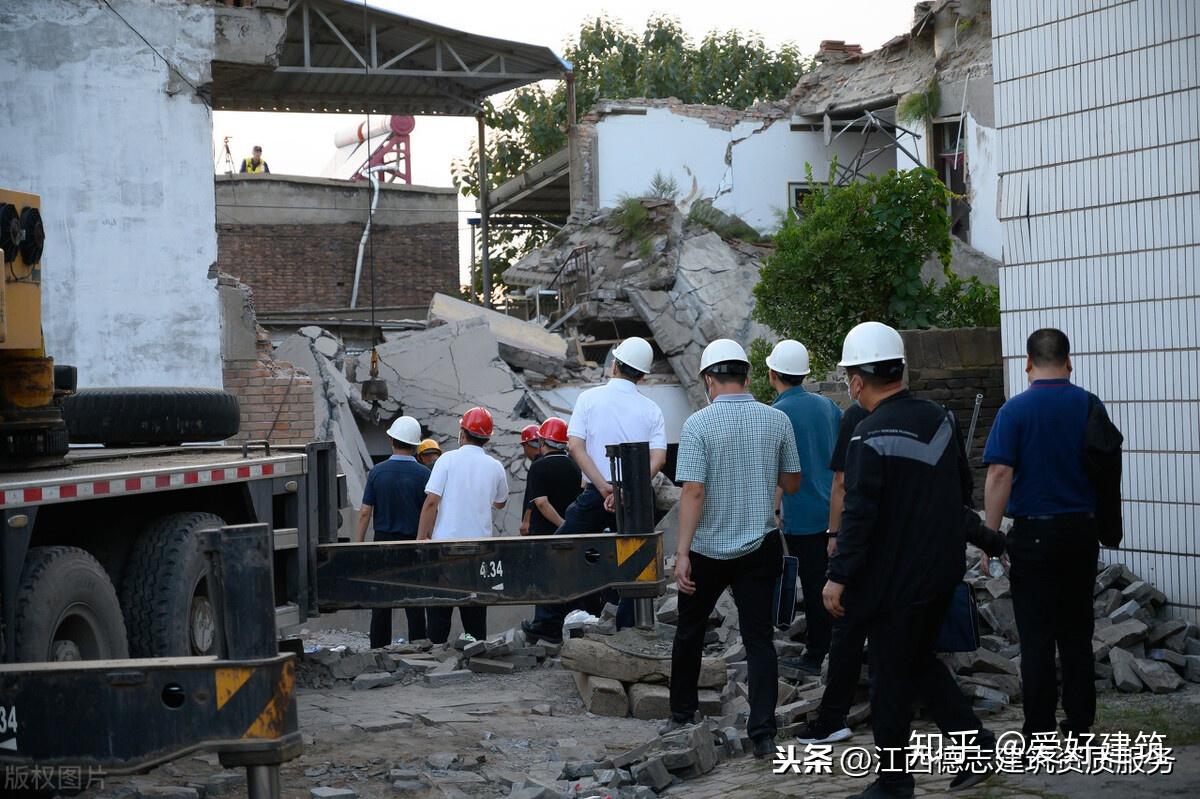 山西临汾饭店坍塌事故救援者：有被困小女孩用手机告知父亲自己所在位置_新浪新闻