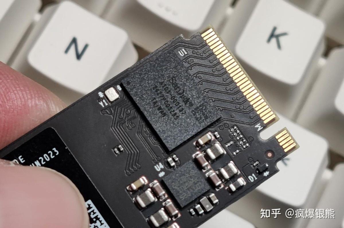 容量是1tb,闪迪在2015年10月被西部数据收购,所以西部数据用闪迪颗粒