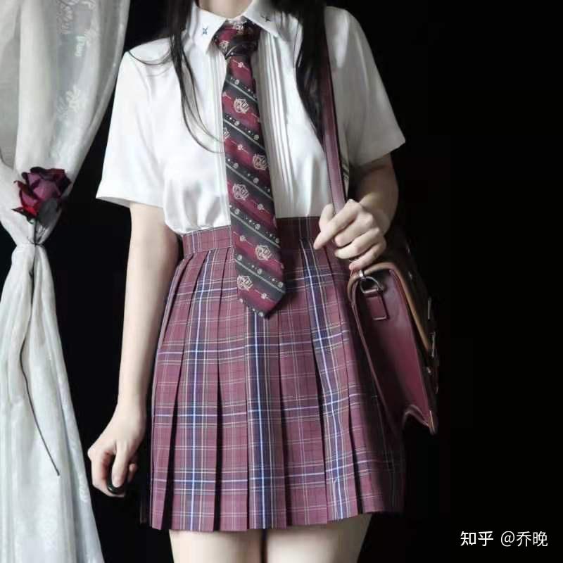 秋冬绝美猪肝色格裙