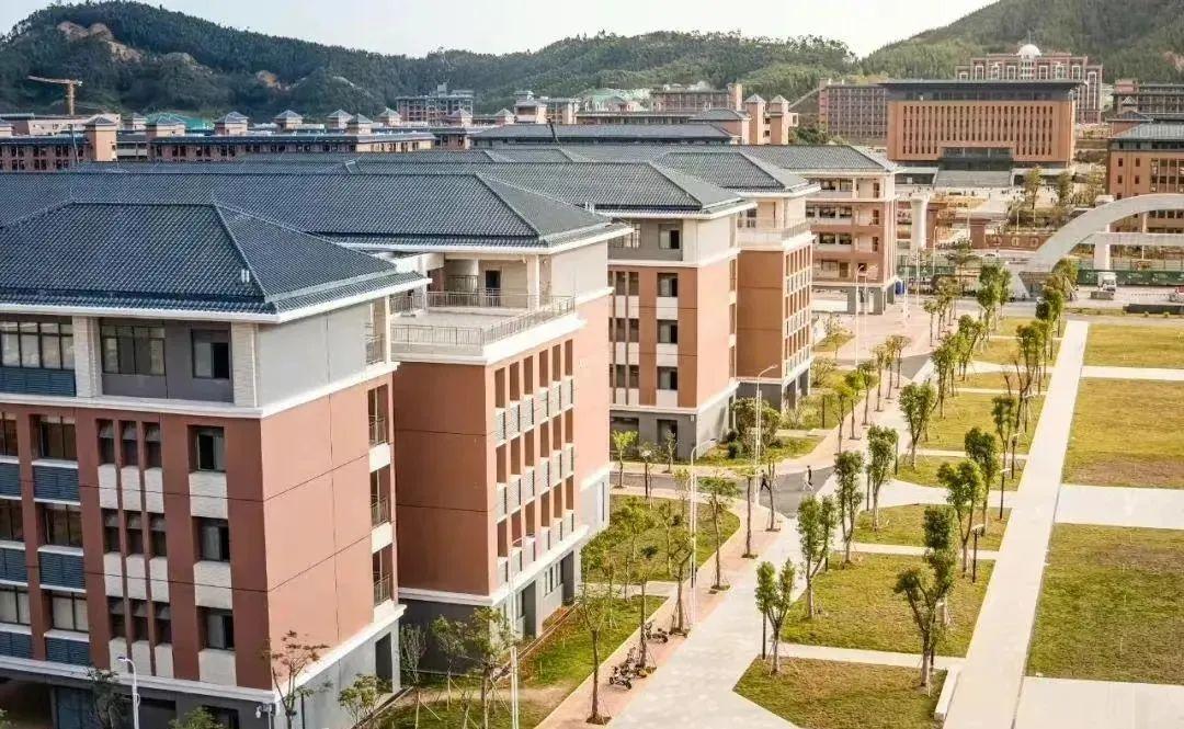 广州交通大学清远校区图片