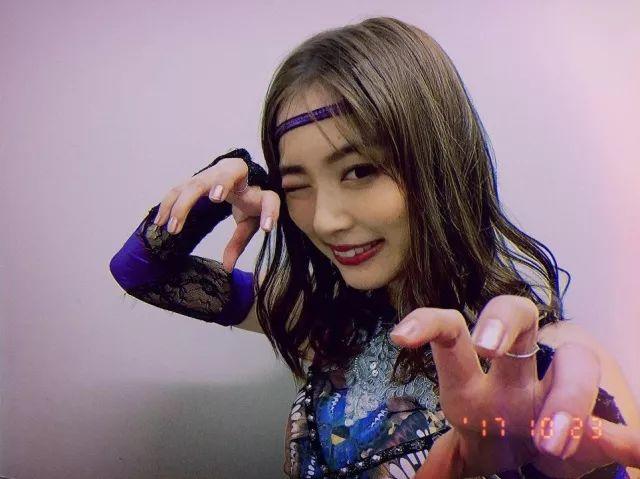 她是日本的模特和演员,因出演了《假面骑士drive》里的"诗岛雾子"一角