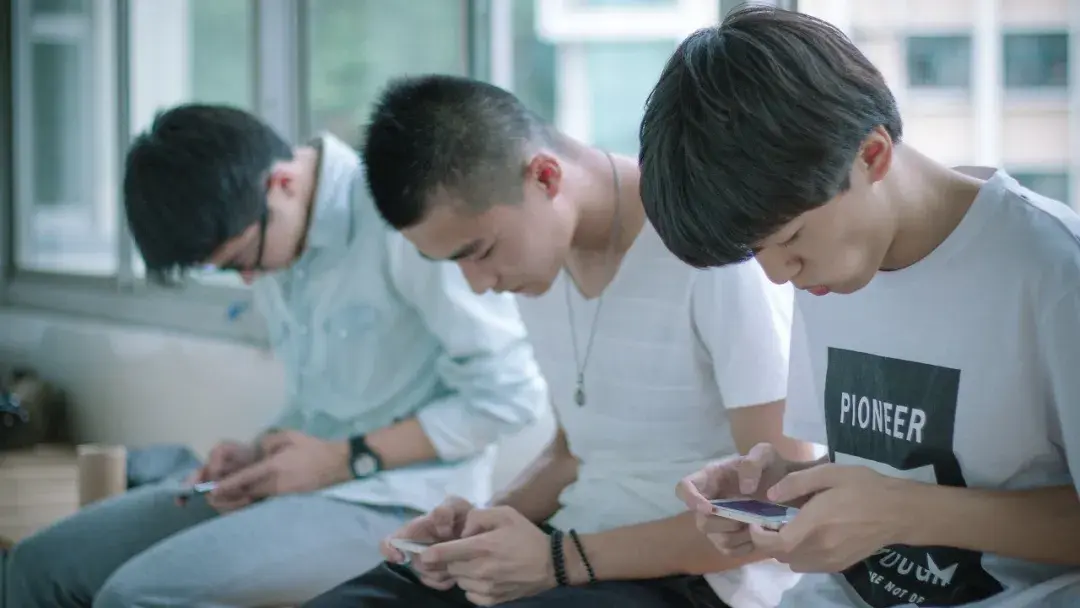 大部分口臭人员都是手机党?看完我默默放下了手机! - 知乎