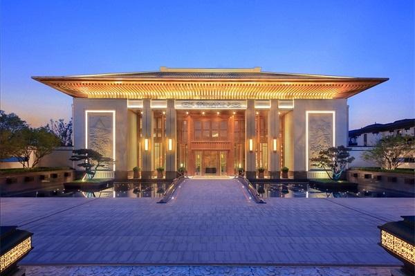 售楼部亮化工程又可以成为售楼部室外灯光设计,外墙照明设计,售楼部