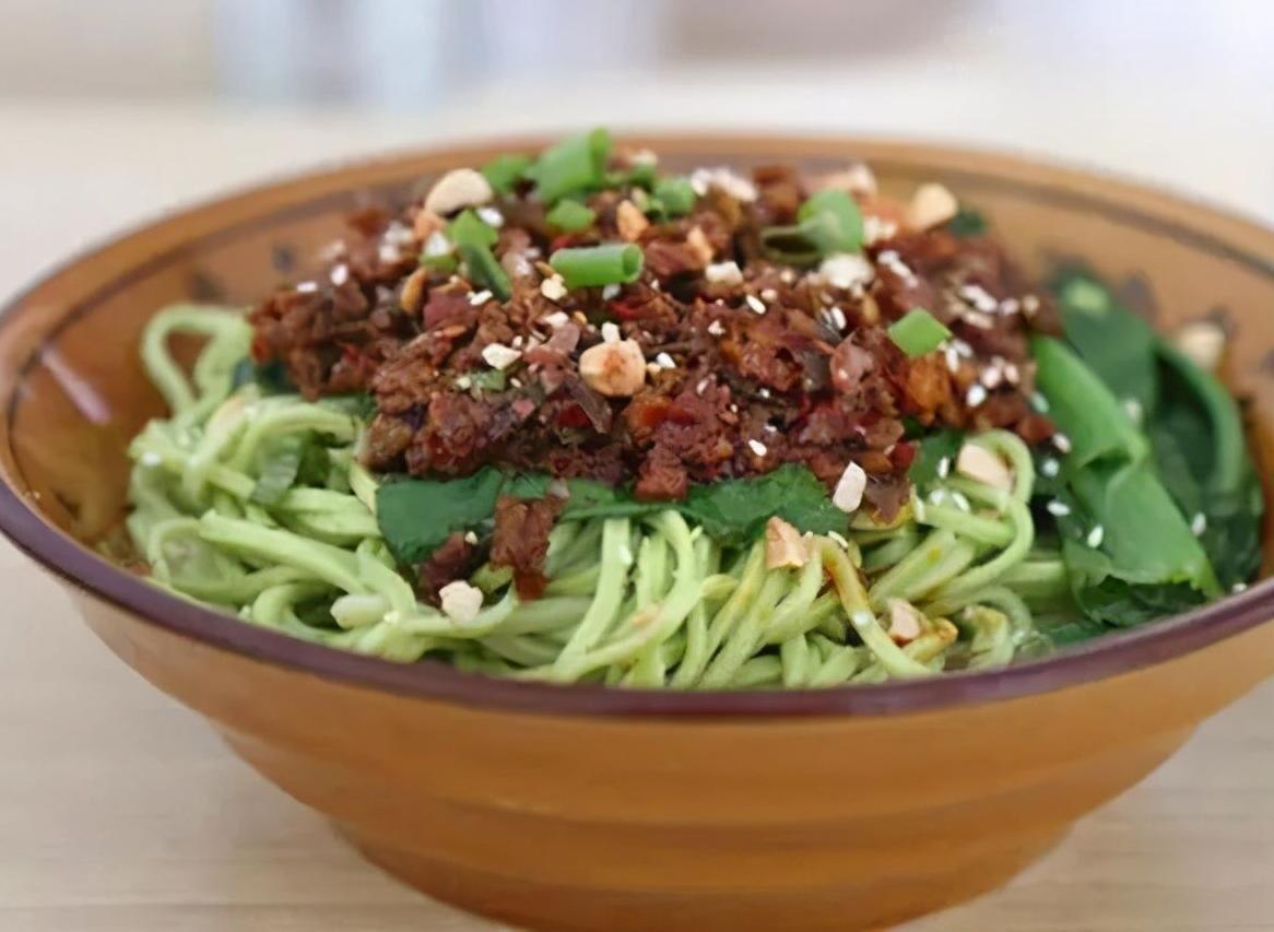 甘孜旅游必吃的特色美食推荐青菠面低音号语音导游