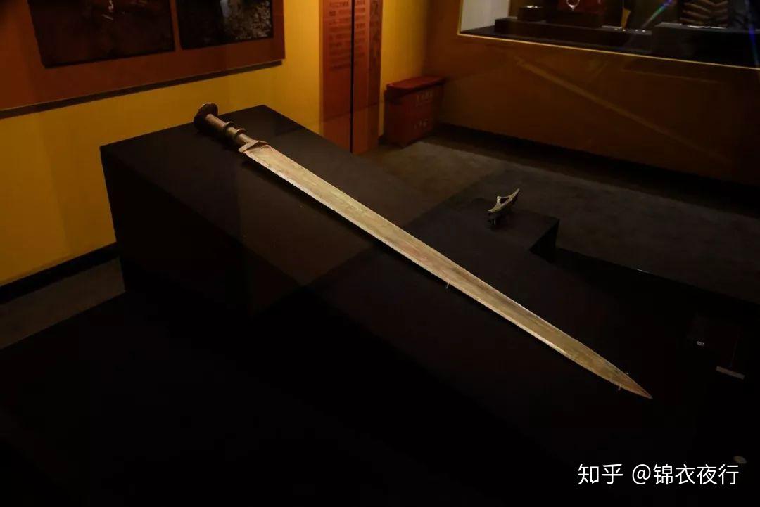 从八面变成四面,揭秘汉代长剑的由铜到铁进化史 - 知乎