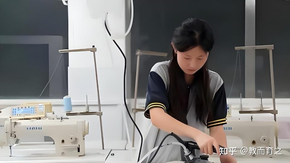 姜萍中考621分,考上了高中为何读中专?相关大学能否破格录取?