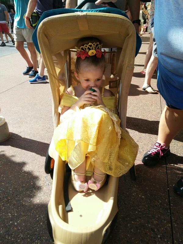 害羞的小女孩(她爷爷奶奶同意了我才拍的)