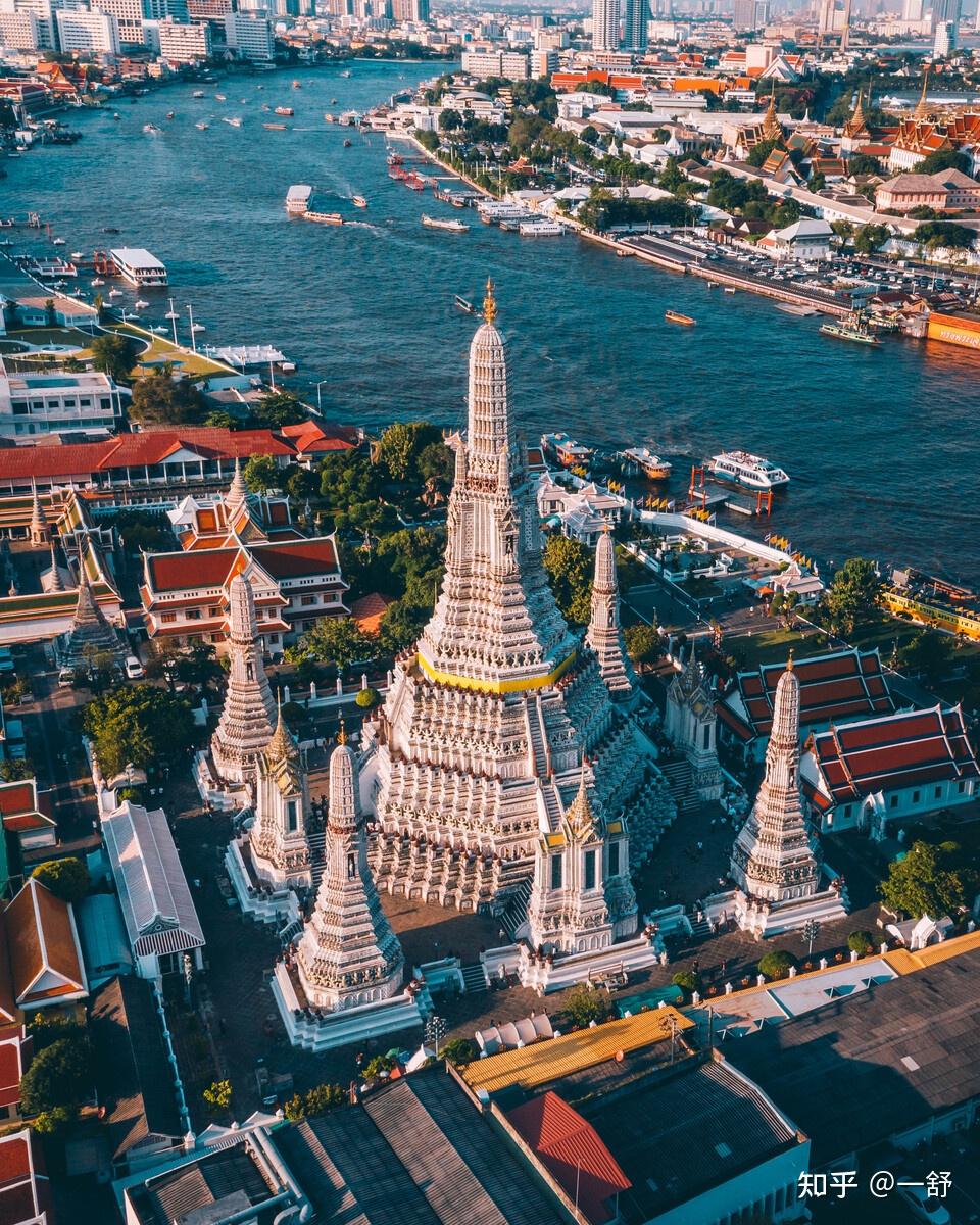 中南半岛的泰国,缅甸,柬埔寨等五国以佛教为主;马来西亚,印度尼西亚