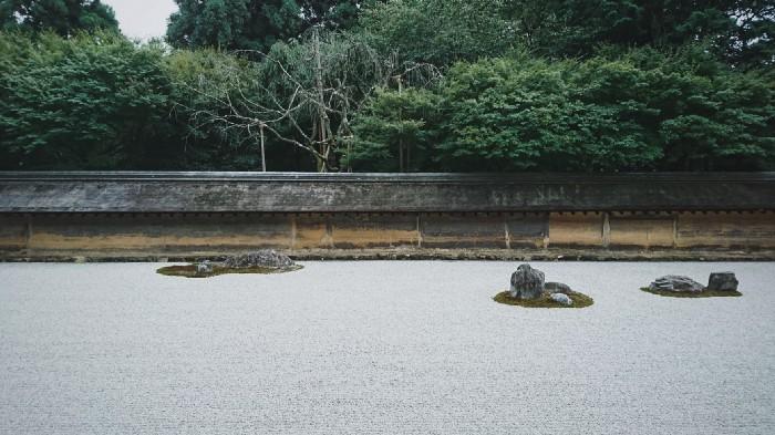 平衡且自然地存在 京都龙安寺的方丈庭园 知乎 平衡且自然地存在 京都龙安寺的方丈庭园 知乎