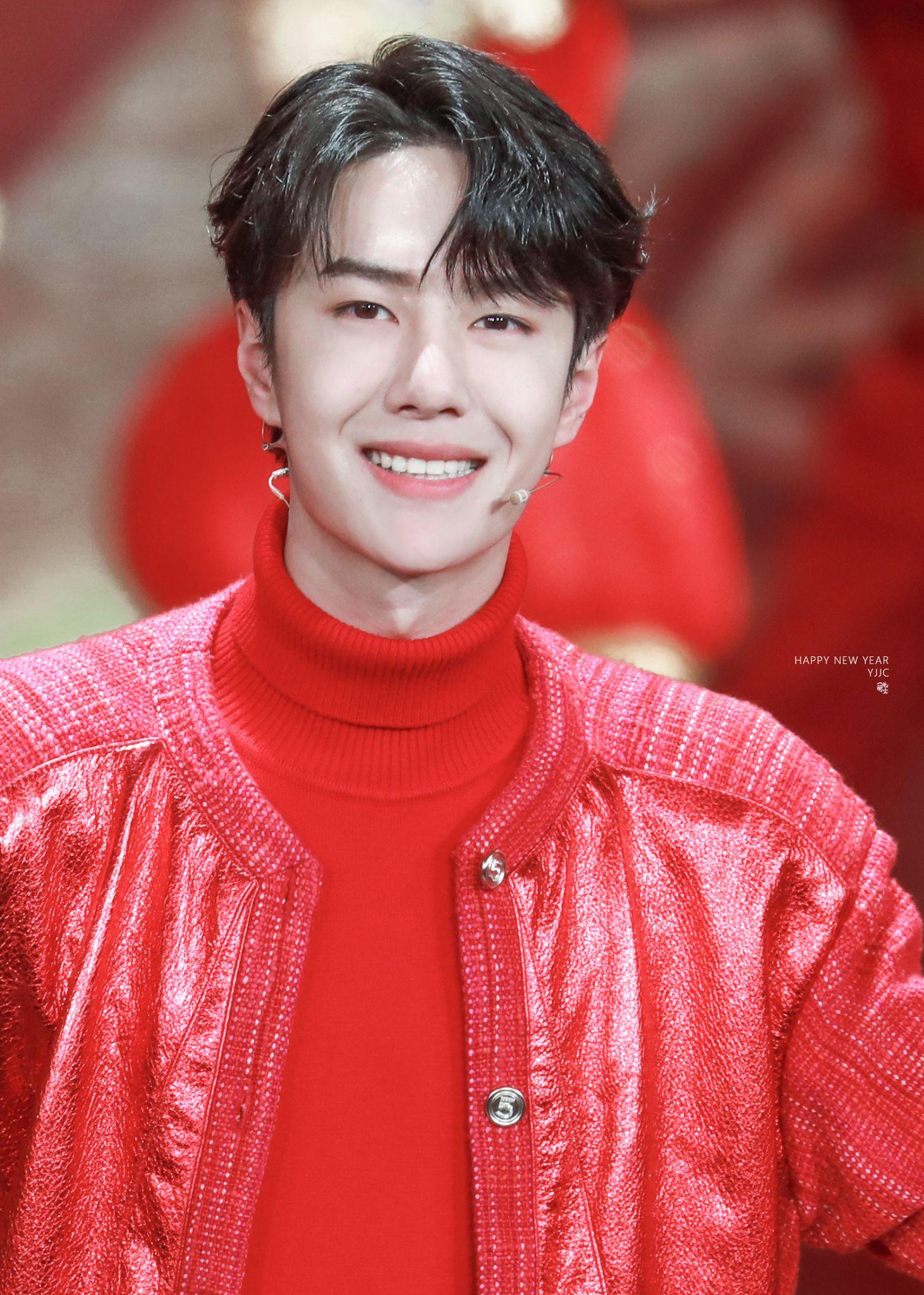 如何评价刘德华关晓彤王一博在2021央视春晚上表演的牛起来