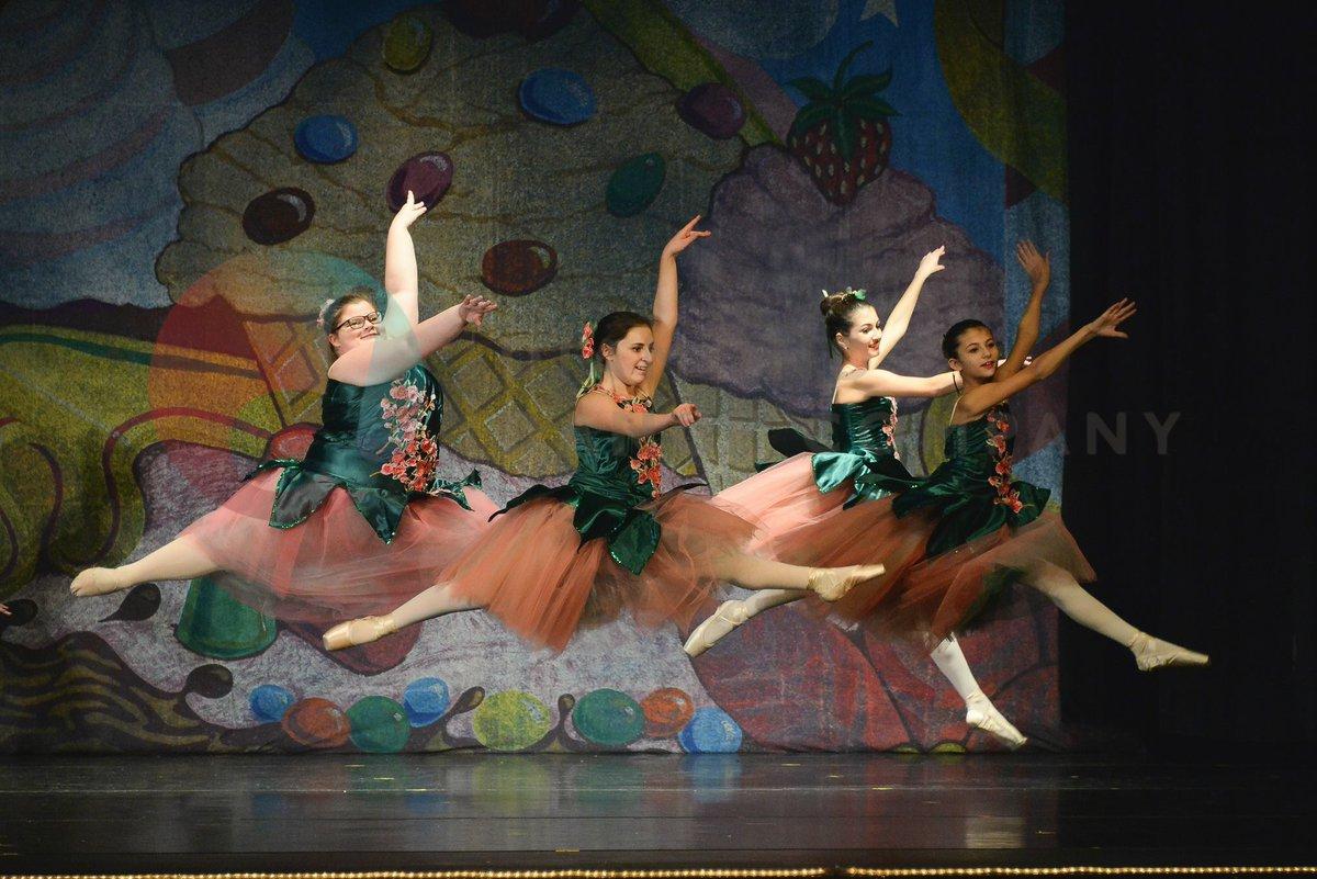 这个200斤的胖女孩身姿可能比你更优雅