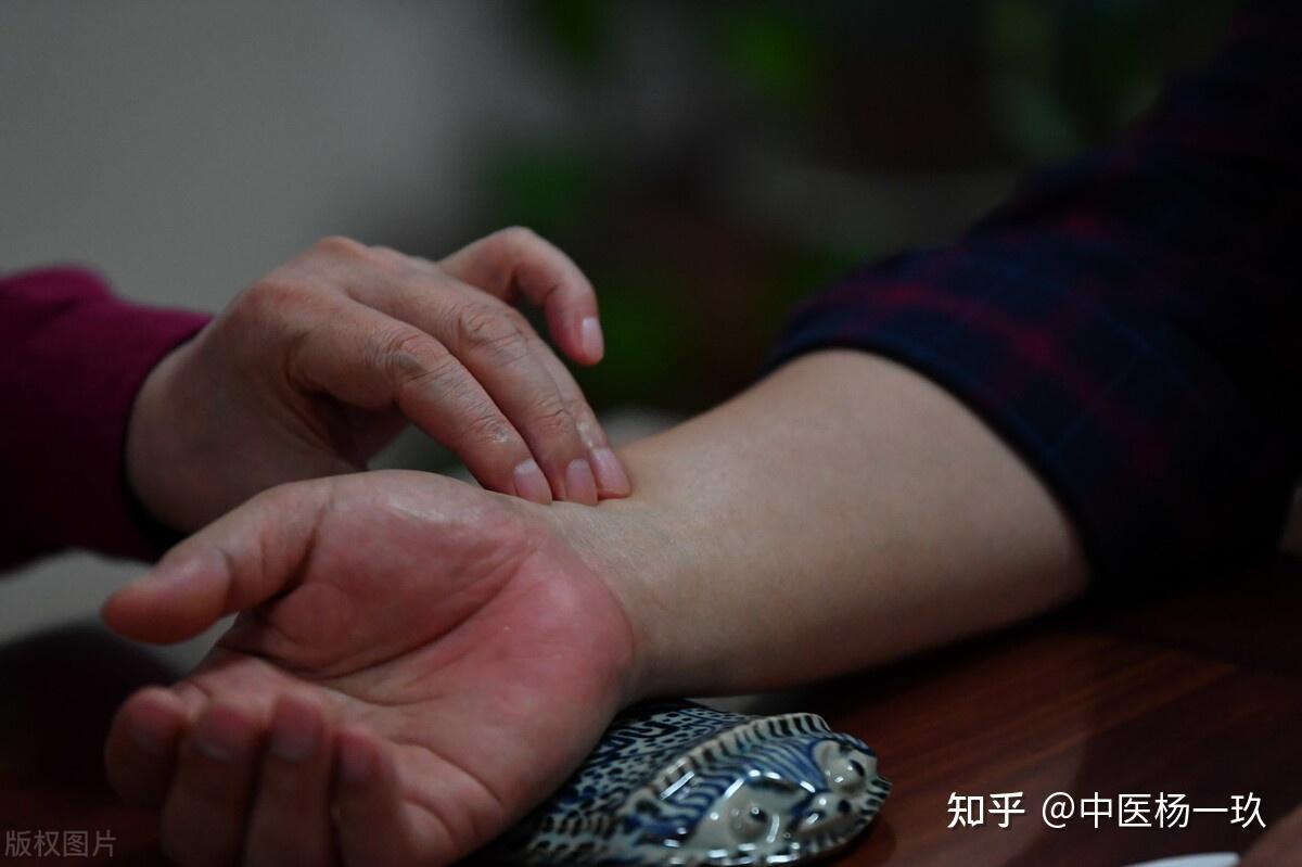老人尿频尿急起夜10次中医坚持调理2个月一晚上就起来12次