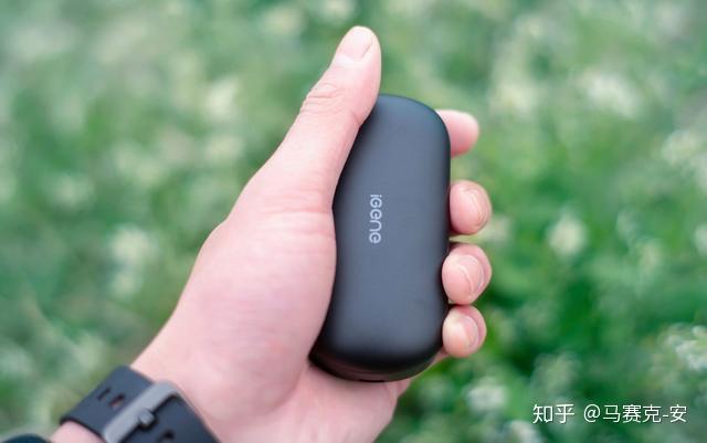 手机蓝牙耳机什么样的好用 v2-ff571e6af28848aee0b91b518214bbf3_r.jpg