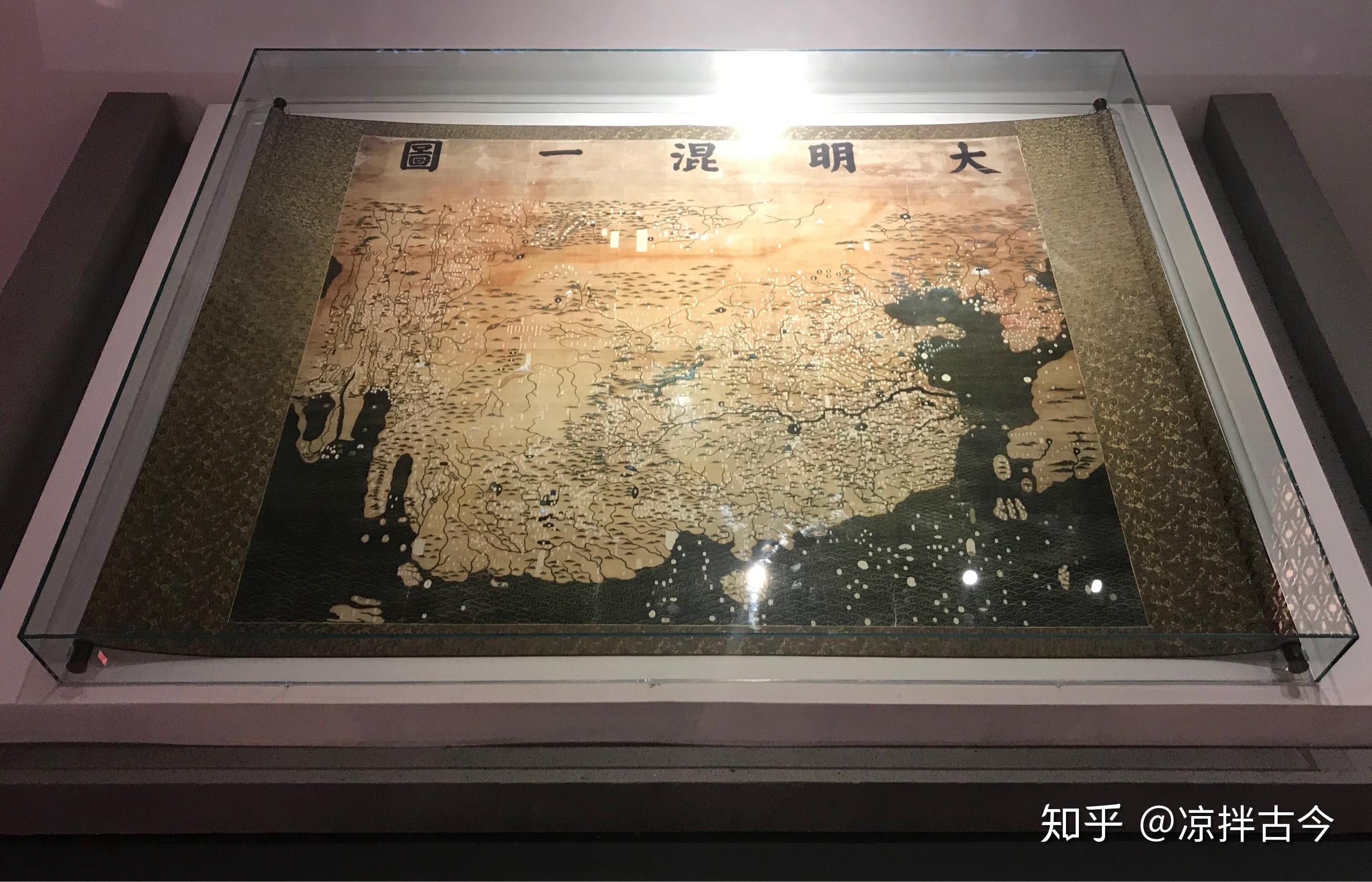从存世最久远的彩绘世界地图大明混一图展开来看中国古代王朝世界观的