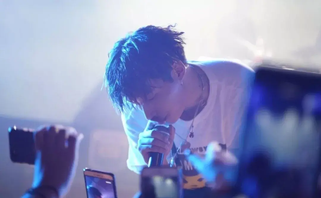 哪位男rapper是你心中的颜值天花板